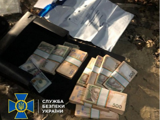 Высокопоставленных чиновников СБУ уличили в вымогательстве "откатов" у бизнесменов