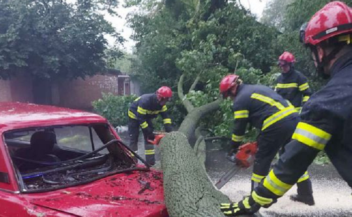 Буря бушевала в Хмельницком, Виннице и на Буковине