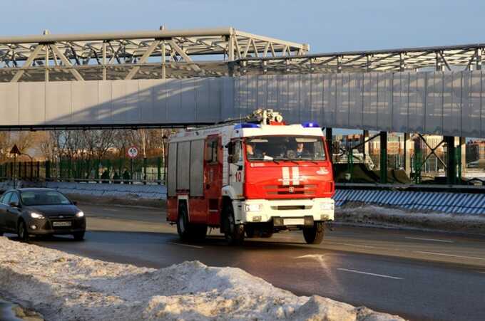 Два человека погибли при пожаре возле Института стекла в Москве