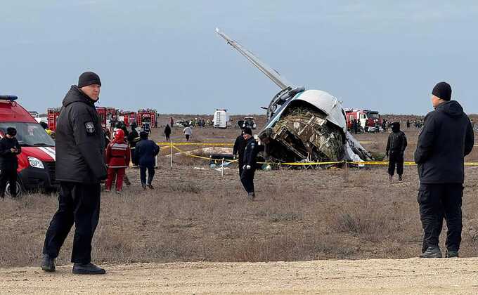 В Актау после крушения самолета Embraer азербайджанских авиалиний исчезла без вести россиянка