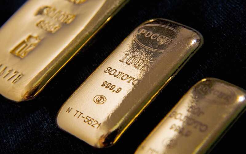 Золото быстро дорожает из-за конфликта между Индией и Пакистаном