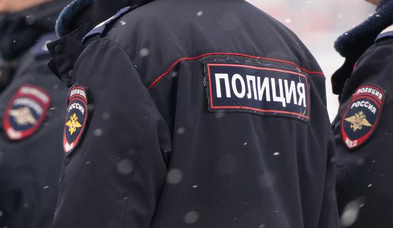 Активисты в Новосибирске устроили одиночные пикеты против войны