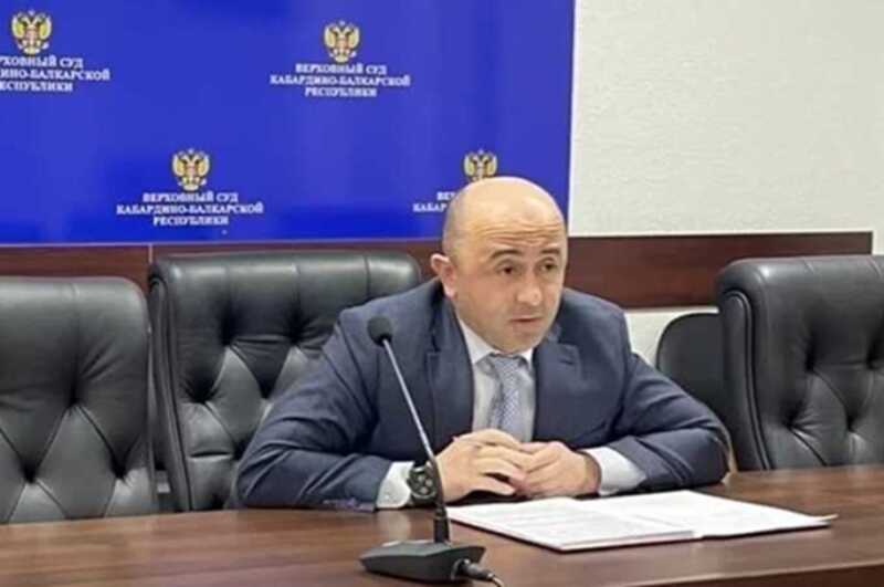 Бывшему судье Верховного суда Кабардино-Балкарии заочно назначили меру пресечения в виде заключения под стражу по обвинению в мошенничестве