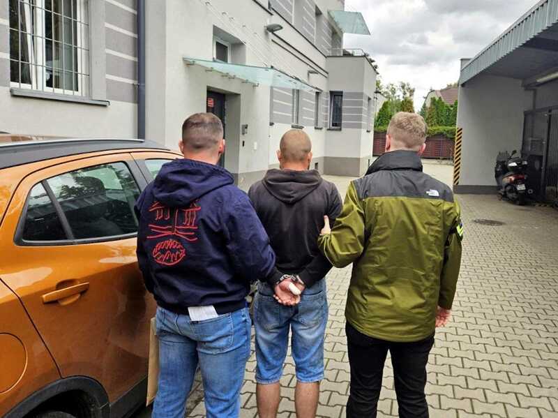 В Варшаве мужчина с мачете напал на прохожего