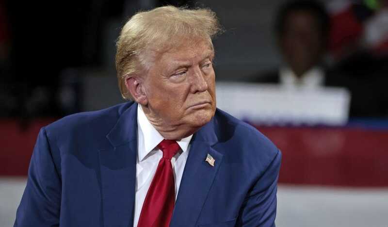 The Wall Street Journal опубликовал "письмо Трампа" к Эпштейну: президент США пригрозил подать иск против издания