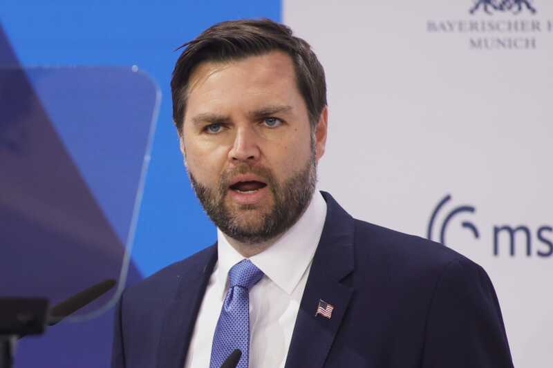 Вице-президент США Вэнс не исключил возможность введения дополнительных санкций против России