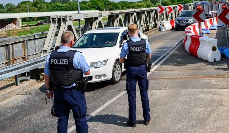 Германия не позволила въехать на свою территорию около 12 тысячам человек за квартал