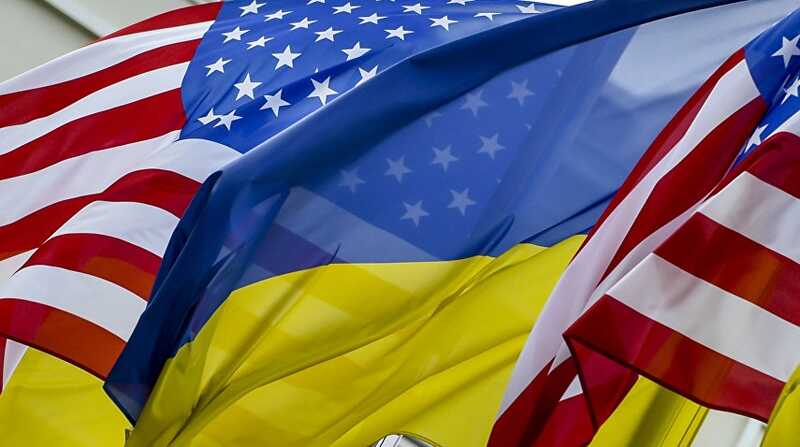США изменили свою позицию и предложили содействие в обеспечении безопасности Украины, сообщает Financial Times