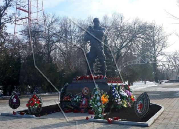 В Луганске установили памятник «Вагнеровцам»