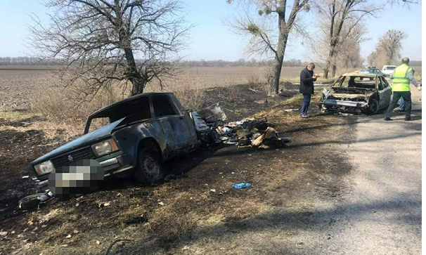 В Киевской обл. ограбили и сожгли перевозивший деньги для выплаты пенсий автомобиль "Укрпочты"