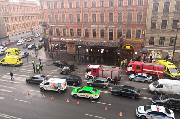 В сети появилось видео смертельного ДТП в центре Петербурга