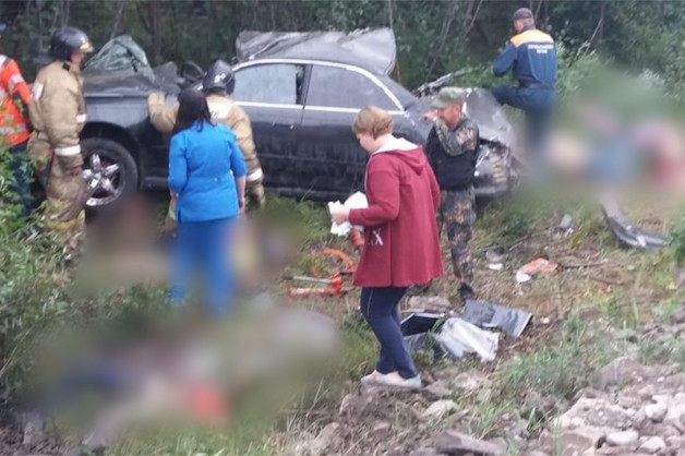 В Якутии пять человек погибли в ДТП с КамАЗом