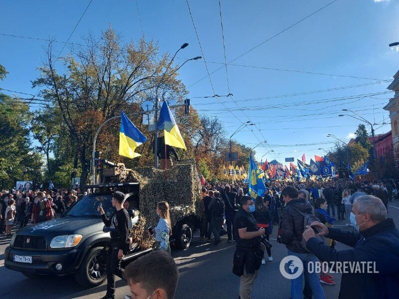 На митинг пришли несколько тысяч человек