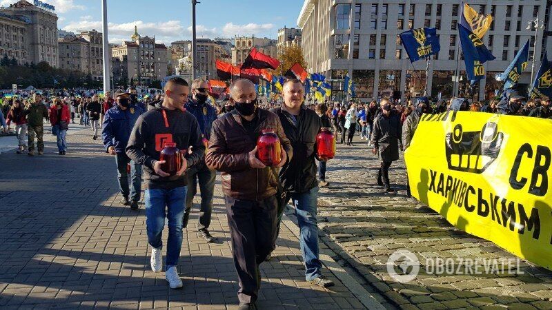 Митингующие "закатали" украинских членов ТКГ по Донбассу во главе с Леонидом Кравчуком