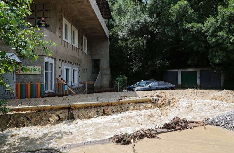 Город остался без воды, газа и света