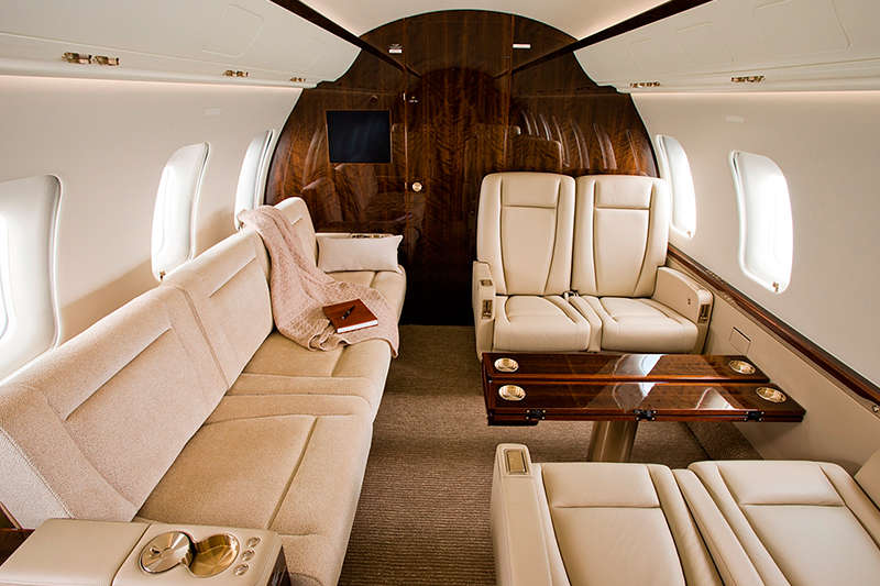 Bombardier Challenger 850 